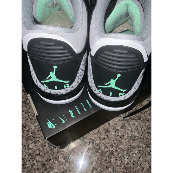 Air Jordan 3 Retro Black Green Glow Sneaker CT8532-031 Men\'s Size 12.5 main image 3
